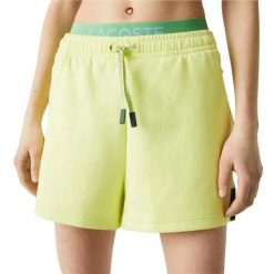 Spodenki damskie Lacoste. Zielone szorty sportowe Lacoste, z aplikacjami, z dresówki, z podwyższonym stanem. Za 197.00 zł.