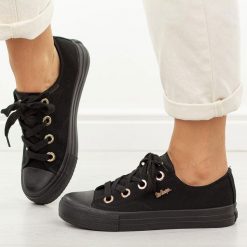 Czarne trampki damskie Lee Cooper 4069. Czarne trampki Lee Cooper, bez wzorów, z gumy, klasyczne, bez zapięcia. Za 159.00 zł.