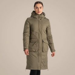 Damska parka CRAGHOPPERS Neev długa – oliwkowa zieleń. Zielone kurtki przeciwdeszczowe Craghoppers, bez wzorów, z materiału, z kapturem. Za 526.55 zł.