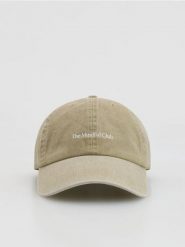 Czapka z daszkiem - musztardowy. Czapki z daszkiem Reserved, bez wzorów. Za 59.99 zł.