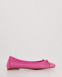 BALERINY DAMSKIE 21655 FUXIA. Baleriny Venezia, bez wzorów, ze skóry, bez obcasa, bez zapięcia. Za 199.00 zł.