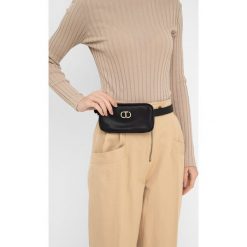 Skórzany pasek Twinset + nerka. Czarne nerki i saszetki Twinset, bez wzorów, z materiału, bez dodatków. Za 580.00 zł.