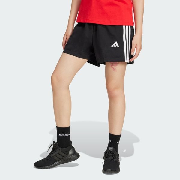 Szorty Essentials 3-Stripes Cotton. Białe szorty sportowe adidas, bez wzorów, z bawełny, z standardowym stanem, na fitness i siłownię. Za 129.00 zł.