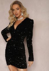 Czarna Dopasowana Sukienka Kopertowa w Cekiny Vionella. Czarne sukienki Renee, l, z aplikacjami, eleganckie, bez kołnierzyka, bez ramiączek, mini, dopasowane. Za 199.99 zł.