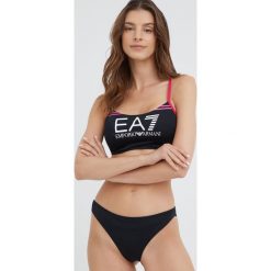 EA7 Emporio Armani dwuczęściowy strój kąpielowy kolor czarny usztywniona miseczka. Czarne bikini EA7 Emporio Armani, bez wzorów, z materiału. W wyprzedaży za 284.99 zł.