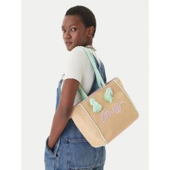Torebka Guess. Brązowe torebki klasyczne Guess, z aplikacjami, klasyczne, bez dodatków. Za 305.99 zł.