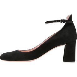 Pura Lopez Czółenka black. Niebieskie czółenka marki comma casual identity, z materiału, casualowe. Za 839.00 zł.