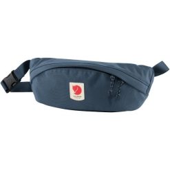 Saszetka Fjallraven Ulvo Hip Pack Medium - mountain blue. Niebieskie nerki i saszetki Fjällräven, bez wzorów, z nylonu, klasyczne, duże, bez dodatków. Za 219.99 zł.