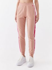 Guess Spodnie dresowe V3YB20 aKBV71 Brązowy Regular Fit. Brązowe spodnie dresowe Guess, z aplikacjami, z bawełny. Za 379.99 zł.