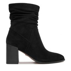 Botki Nine West. Czarne botki Nine West, bez wzorów, bez obcasa, na słupku, bez zapięcia. Za 269.99 zł.