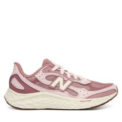 Buty do biegania New Balance. Czerwone buty do biegania New Balance, bez wzorów, bez zapięcia, do biegania. Za 339.99 zł.