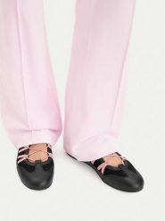 Juicy Couture Baleriny CEO-JC5588 Czarny. Czarne baleriny Juicy Couture, bez wzorów, ze skóry, bez obcasa, bez zapięcia. Za 179.99 zł.