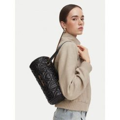 Torebka LOVE MOSCHINO. Czarne torebki klasyczne Love Moschino, bez wzorów, klasyczne, bez dodatków. Za 949.99 zł.