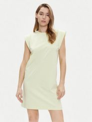 Guess Sukienka codzienna Athena V4GK05 KC641 Zielony Loose Fit. Zielone sukienki Guess, na co dzień, s, z aplikacjami, z bawełny, bez kołnierzyka, bez ramiączek, proste. Za 179.99 zł.