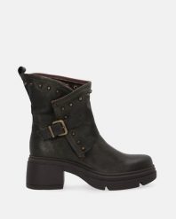 ZIELONE BOTKI ZE ZŁOTYMI NITAMI 3300B RAG FOREST. Zielone botki Venezia, bez wzorów, ze skóry, bez obcasa, bez zapięcia. Za 419.00 zł.