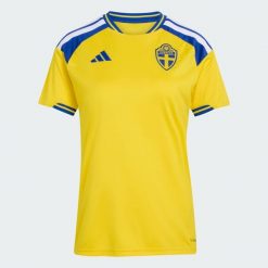Koszulka domowa Szwecja 26. Żółte t-shirty sportowe adidas, xs, bez wzorów, z dzianiny, bez ramiączek, do piłki nożnej, climacool (adidas). Za 439.00 zł.