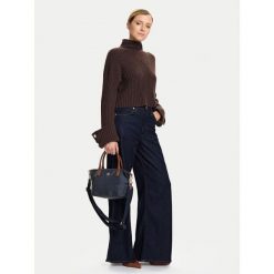 Torebka Tommy Hilfiger. Niebieskie torebki klasyczne Tommy Hilfiger, bez wzorów, klasyczne, bez dodatków. Za 349.99 zł.