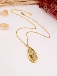 Pierres de Jade Pozłacany naszyjnik z zawieszką - dł. 45 cm rozmiar: onesize. Brązowe naszyjniki Pierres de Jade, z materiału, z prehnitem, pozłacane. Za 70.90 zł.