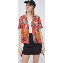 Superdry koszula damska kolor pomarańczowy relaxed z kołnierzykiem klasycznym. Brązowe koszule Superdry, s, bez wzorów, z tkaniny, klasyczne, bez kołnierzyka, bez ramiączek. W wyprzedaży za 159.99 zł.