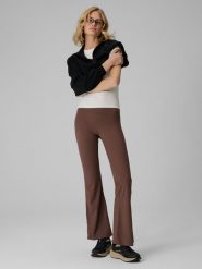 4F Legginsy w prążki z rozszerzanymi nogawkami damskie - brązowe XS. Brązowe legginsy 4f, bez wzorów, z dzianiny, długie. Za 149.99 zł.
