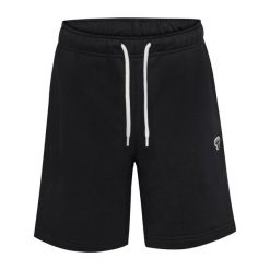 Szerokie szorty dziecięce Hummel. Czarne szorty Hummel, bez wzorów. Za 174.00 zł.