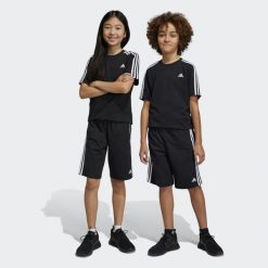 Essentials 3-Stripes Knit Shorts. Białe szorty adidas, bez wzorów, z materiału, sportowe. Za 96.00 zł.