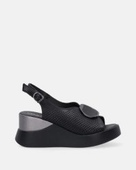 CZARNE SANDAŁY NA KOTURNIE VE-043 BLACK. Czarne sandały Venezia, bez wzorów, ze skóry, bez obcasa, na koturnie, bez zapięcia. Za 259.00 zł.