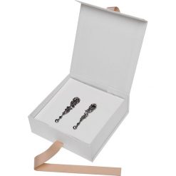 ELEGANCKIE KOLCZYKI. Kolczyki marki TOP SECRET. W wyprzedaży za 29.99 zł.