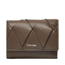 Portfel damski Calvin Klein. Brązowe portfele Calvin Klein, bez wzorów. Za 229.99 zł.