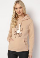 Beżowa Bluza Dzianinowa z Kapturem i Nadrukiem Jubida. Brązowe bluzy Born2be, l, z aplikacjami, z dzianiny, casualowe, bez ramiączek, z kapturem. W wyprzedaży za 76.49 zł.