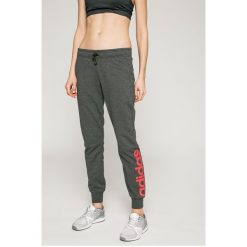Adidas Performance - Spodnie. Szare spodnie dresowe marki adidas Performance, z nadrukiem, z bawełny. Za 169.90 zł.