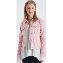 Kurtka jeansowa - Różowy. Kurtki marki Cropp. Za 79.99 zł.