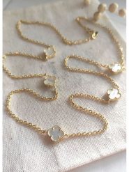 Miu Silver Pozłacany naszyjnik z elementami ozdobnymi - dł. 60 cm rozmiar: onesize. Białe naszyjniki Miu Silver, z materiału, pozłacane. Za 217.99 zł.