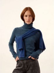 Just Cashmere Kaszmirowy golf "Ava" w kolorze granatowym rozmiar: S. Niebieskie swetry Just Cashmere, s, bez wzorów, z kaszmiru, bez ramiączek. Za 544.95 zł.