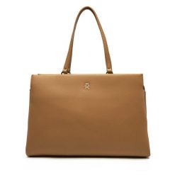 Torebka Tommy Hilfiger. Brązowe torebki klasyczne Tommy Hilfiger, bez wzorów, klasyczne, bez dodatków. Za 359.99 zł.