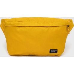 Levi's nerka kolor żółty. Żółte nerki i saszetki Levi's, bez wzorów, z poliesteru, bez dodatków. W wyprzedaży za 139.99 zł.