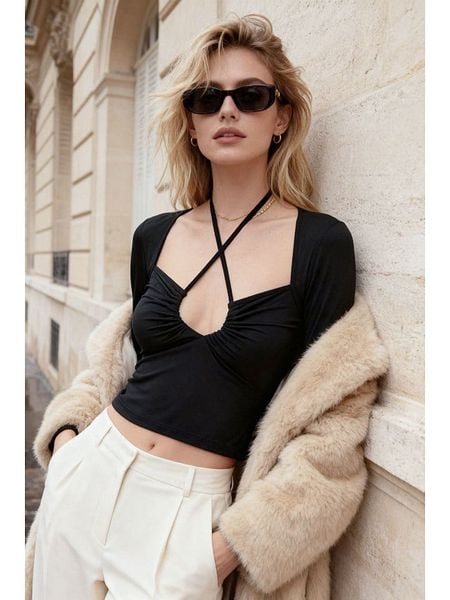 Trendyol Top w kolorze czarnym rozmiar: XS. Czarne topy Trendyol, xs, bez wzorów, bez kołnierzyka, bez ramiączek. Za 52.99 zł.