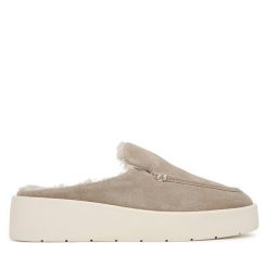 Klapki Calvin Klein. Brązowe klapki Calvin Klein, bez wzorów, bez obcasa, bez zapięcia. Za 649.99 zł.