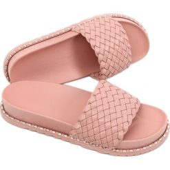 Klapki damskie Edna Pink różowe. Czerwone klapki INNA MARKA, bez wzorów, z gumy, casualowe, bez obcasa, bez zapięcia. Za 87.49 zł.