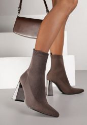 Brązowe Botki Vices na Obcasie z Elastyczną Cholewką Falienne. Brązowe botki Born2be, bez wzorów, eleganckie, bez obcasa, na obcasie, bez zapięcia. Za 139.99 zł.