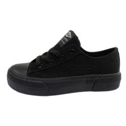 Buty Lee Cooper LCW-25-02-3327L trampki czarne. Czarne trampki bez wzorów, z gumy, klasyczne, bez zapięcia. Za 214.31 zł.