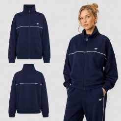 BLUZA DAMSKA DRESOWA 4F SPORTOWA TRENINGOWA NA CO DZIEŃ KOLOR NIEBIESKI. Niebieskie bluzy bez kaptura 4f, l, bez wzorów, z bawełny, bez kaptura, do biegania. Za 132.85 zł.