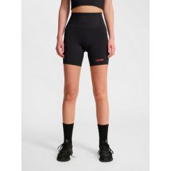 Szorty damskie Hummel Hiit Intensity. Czarne szorty sportowe Hummel, bez wzorów, na fitness i siłownię. Za 234.00 zł.