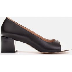 Marco Shoes Czółenka skórzane czarno-białe czarne. Czarne czółenka Marco Shoes, bez wzorów, bez obcasa, bez zapięcia. Za 279.00 zł.