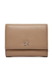 Calvin Klein Mały Portfel Damski Ck Daily Medium Trifold_Pbl K60K612851 Beżowy. Brązowe portfele Calvin Klein, bez wzorów, ze skóry. Za 199.99 zł.