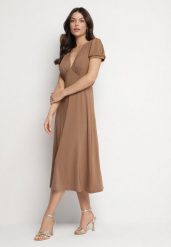 Brązowa Sukienka Rozkloszowana z Wiskozą z Poduszkami w Ramionach Awerla. Brązowe sukienki Born2be, na co dzień, l, bez wzorów, z wiskozy, eleganckie, bez kołnierzyka, bez ramiączek, midi, rozkloszowane. W wyprzedaży za 118.99 zł.