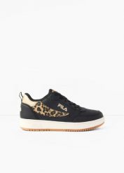 Sneakersy Fila ze zwierzęcymi detalami. Czarne buty sportowe lifestyle bonprix, bez wzorów, sportowe, bez zapięcia. Za 249.99 zł.