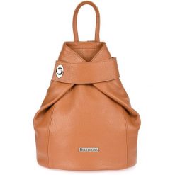 Plecak camelowy Beltimore T54. Brązowe plecaki bez wzorów, ze skóry, na ramię, małe, bez dodatków. Za 285.99 zł.