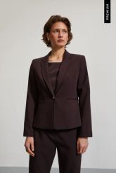 Klasyczna marynarka brązowa. Brązowe marynarki i żakiety MOODO, l, bez wzorów, z elastanu, klasyczne, bez ramiączek. Za 229.99 zł.