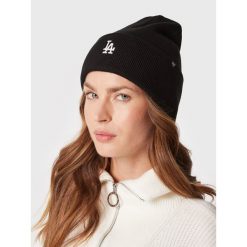 Czapka 47 Brand. Czarne czapki zimowe 47 Brand, bez wzorów. Za 99.99 zł.